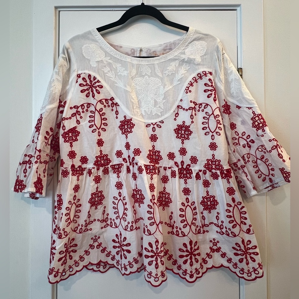 White Lace Blouse with red detail: Size L